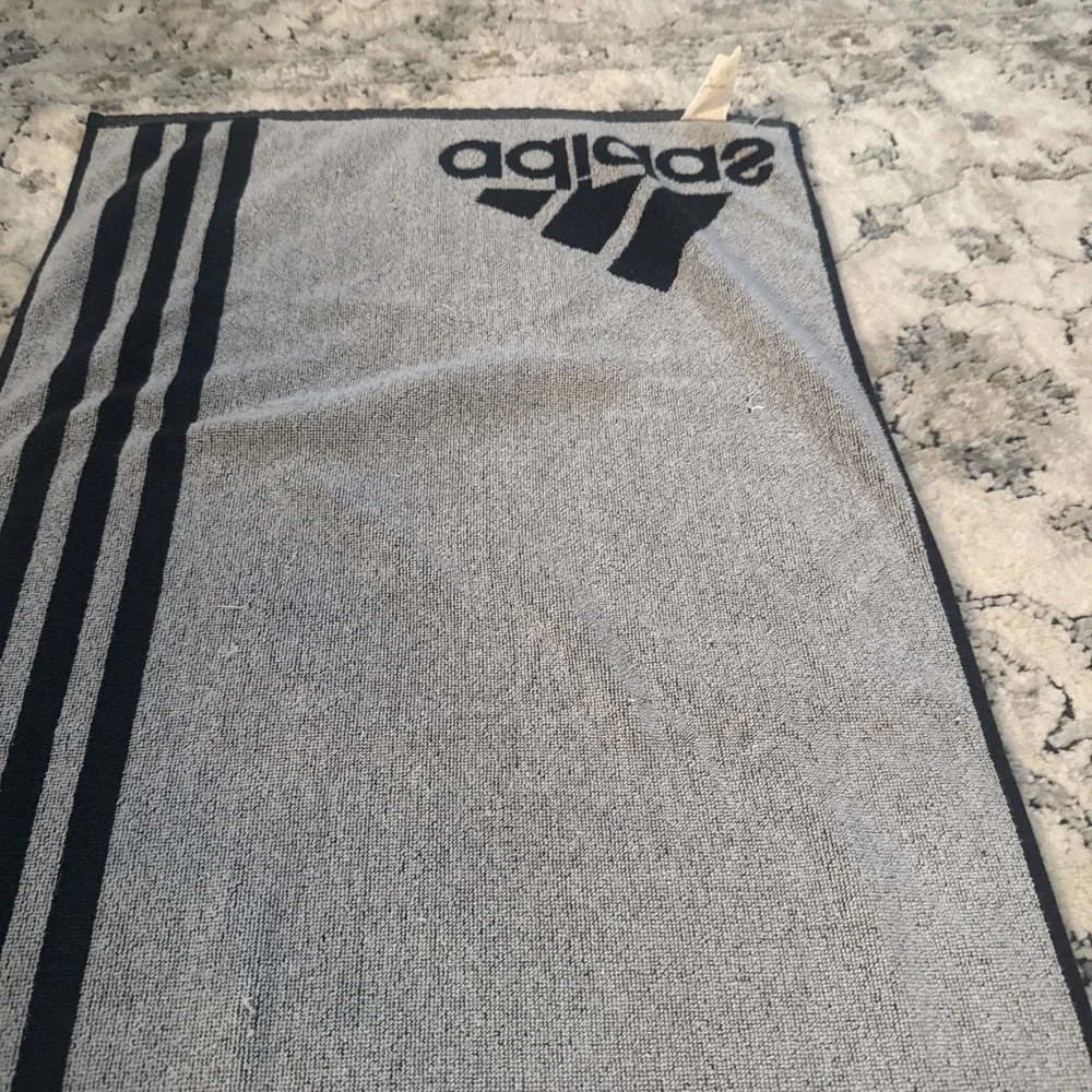 Adidas 3 Bar Small Towel  Unisex Swimming Sports Cotton Towel 50x95cm Black 90s